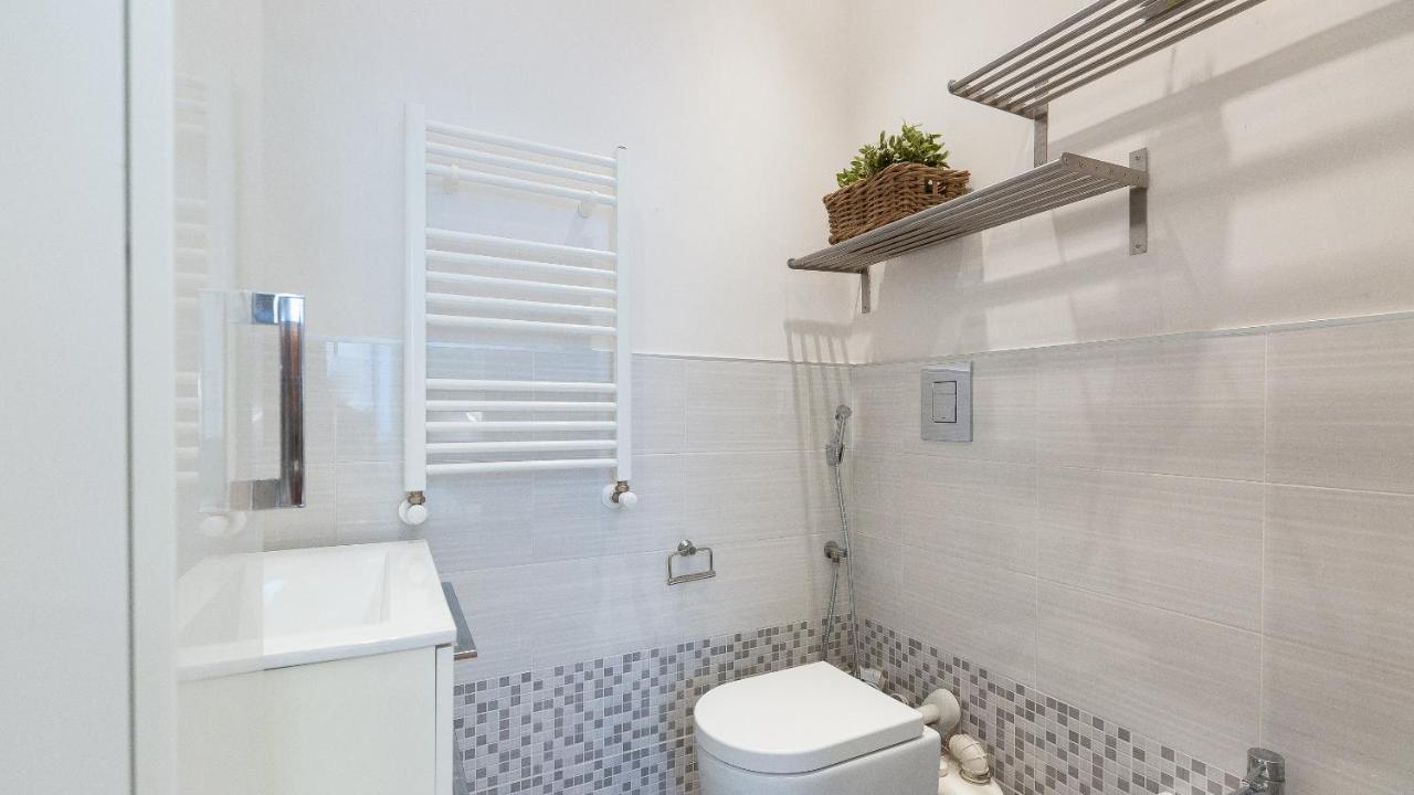 Vittoria Rental In Рим Екстериор снимка